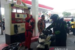Pengendara ojek daring di Kota Kediri terima BBM gratis