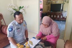 Jasa raharja Maluku serahkan santunan ahli waris korban laka lantas di Malteng