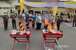 Kejari Bengkulu musnahkan barang bukti tindak pidana kejahatan