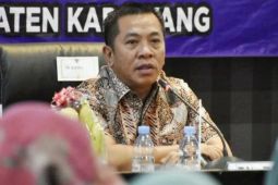 Plt. Bupati Karawang menangis di depan ASN saat sampaikan kebijakan baru
