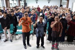 Diskominfo Kaltim kenalkan SP4N Lapor  kepada Mahasiswa UINSI