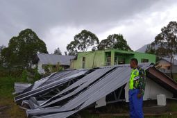 Belasan rumah warga dan asrama TNI Bener Meriah rusak diterjang puting beliung