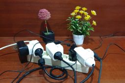 Mau mudik, jangan lupa cabut colokan listrik