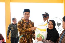 Pemkab Sidoarjo salurkan bantuan beras kepada 7.634 KPM