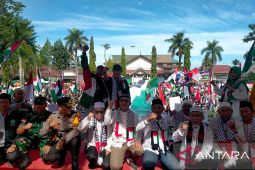 Ribuan warga di Kota Singkawang berpartisipasi dalam aksi bela Palestina