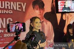 Cara Rossa ajak Ryeowook "Super Junior" bersedia tampil di konsernya di Bandung