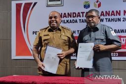 Pemerintah Tambrauw hibahkan Rp11 miliar kepada Bawaslu