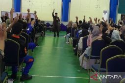 Isi kuliah umum di Polman Babel, Aksan Visyawan dengarkan aspirasi mahasiswa