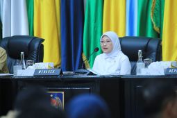 Para gubernur diingatkan untuk secepatnya tetapkan upah minimum