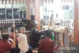Dalang asal Kabupaten Bekasi tampil di Binojakrama Padalangan