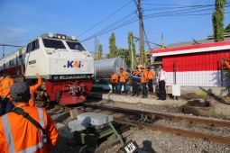 Sambut Natal-Tahun Baru, Daop Surabaya tinjau lintas operasional KA