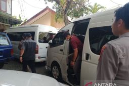 KPK bawa sejumlah dokumen dari rekanan di Jember