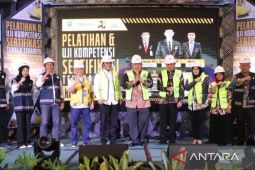 120 pekerja Bekasi ikuti pelatihan dan uji kompetensi sertifikasi tenaga terampil konstruksi