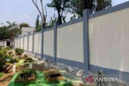 Pemkab Bekasi percantik TPU kembangkan program wisata religi