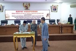 Wabup Batanghari hadiri Paripurna pembahasan Ranperda Pajak dan Retribusi Daerah
