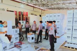 Polresta Gorontalo Kota lakukan pengamanan pelipatan kotak suara