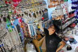 Cari kerajinan kerang? ke Kenjeran saja