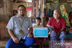 Noggi warga Belitung Timur terima bantuan biaya pengobatan dari PT Timah