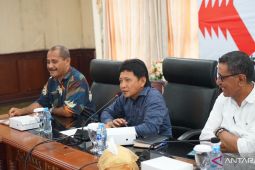 Pemprov Maluku bagikan  1.408 paket bantuan Natal dan Tahun Baru