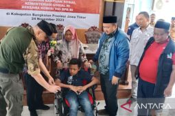 Kemensos salurkan bantuan untuk penyandang disabilitas di Bangkalan