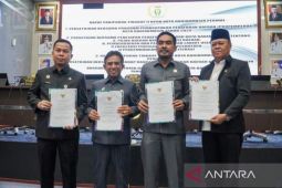 Advertorial - DPRD Banjarmasin tetapkan empat Perda diantaranya terkait Lansia dan Pesantren
