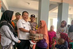 Pemkab Jember berikan bantuan telur untuk atasi stunting