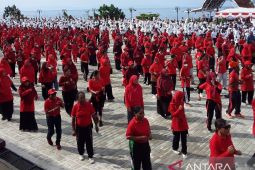 Semangat mengabdi guru mendidik anak patut diteladani