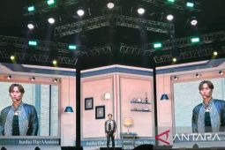 Lee Junho terkesima dengan jargon: Boleh dong pinjam seratus?