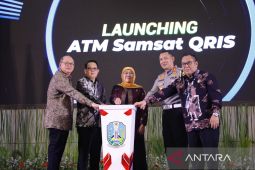 Gubernur Khofifah luncurkan Mesin Samsat ATM QRIS