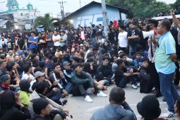 Polisi amankan puluhan suporter pasca laga Dewa United vs Persib