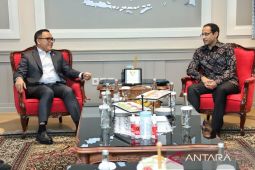 Ministers discuss efforts for inducting 1 mln contract teachers