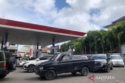 Antrean solar "mengular" di SPBU Kota Lhokseumawe