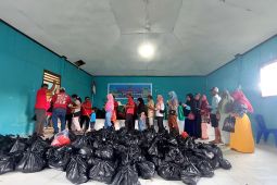 Pemkab Sorong salurkan 1.100 sembako murah kepada masyarakat