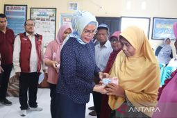 Pemkab Bone Bolango serahkan bantuan PKH dan BPNT