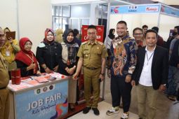 Disnaker Pontianak dan UMP gelar job fair bagi pencari kerja