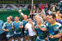 Kampanye di Sidoarjo, Cak Imin main sepak bola