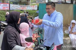 Kenalkan program Prabowo-Gibran, Virgandhi bagikan susu-makan siang gratis