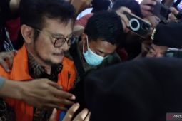 SYL bungkam ditanya soal Firli saat tiba di Bareskrim Polri