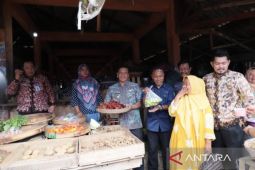 Pemkab Pamekasan gelar pasar murah untuk tekan harga bahan pokok