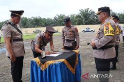 Kapolres Palas pimpin sertijab Kapolsek Sosa