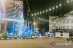 Warga Ambon mulai menghias kampung dan jalan menjelang Natal 2023