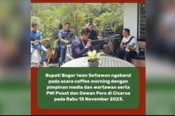 Bupati Bogor ngeband pada coffee morning bersama insan pers