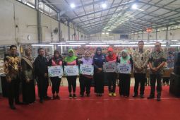 Pemkab salurkan BLT DBHCHT pada 1.075 buruh pabrik rokok Mojokerto