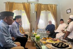 Agus Harimurti Yudhoyono dampingi Prabowo kampanye perdana di Jawa Barat