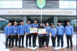 Pj Gubernur Kaltim serahkan penghargaan untuk pegawai Dispora