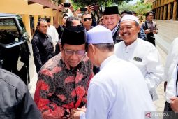 Mahfud MD silaturahmi ke Ponpes Salafiyah Syafi'iyah Situbondo