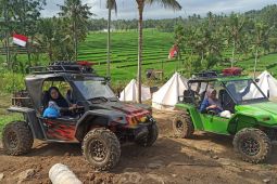 Menikmati petualangan wisata mobil offroad di Banyuwangi