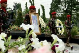 Doni Monardo di mata Mensos  Tri Rismaharini