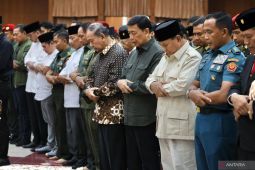 Menhan Prabowo Subianto beri penghormatan terakhir mantan kepala BNPB Doni Monardo