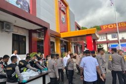 Polda Maluku Utara lakukan tes urine personel pastikan bebas narkoba